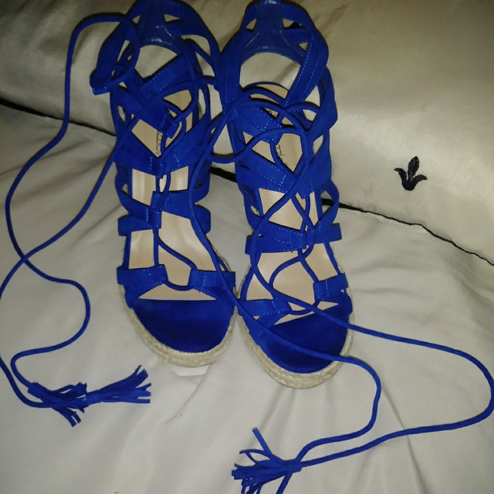Wedge tie up heels
